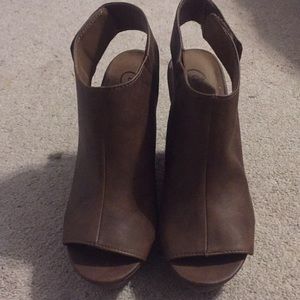 Brown wedges